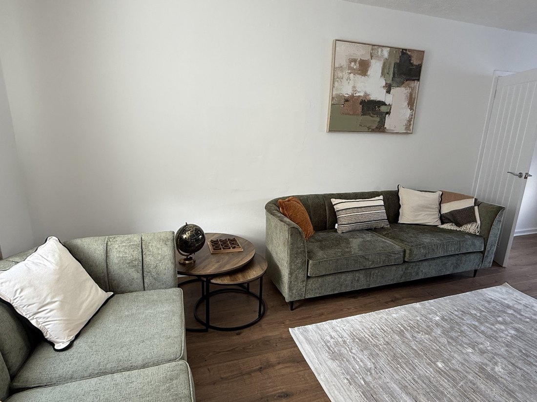 Finished and furnished refurbishment by Gracie Maintenance