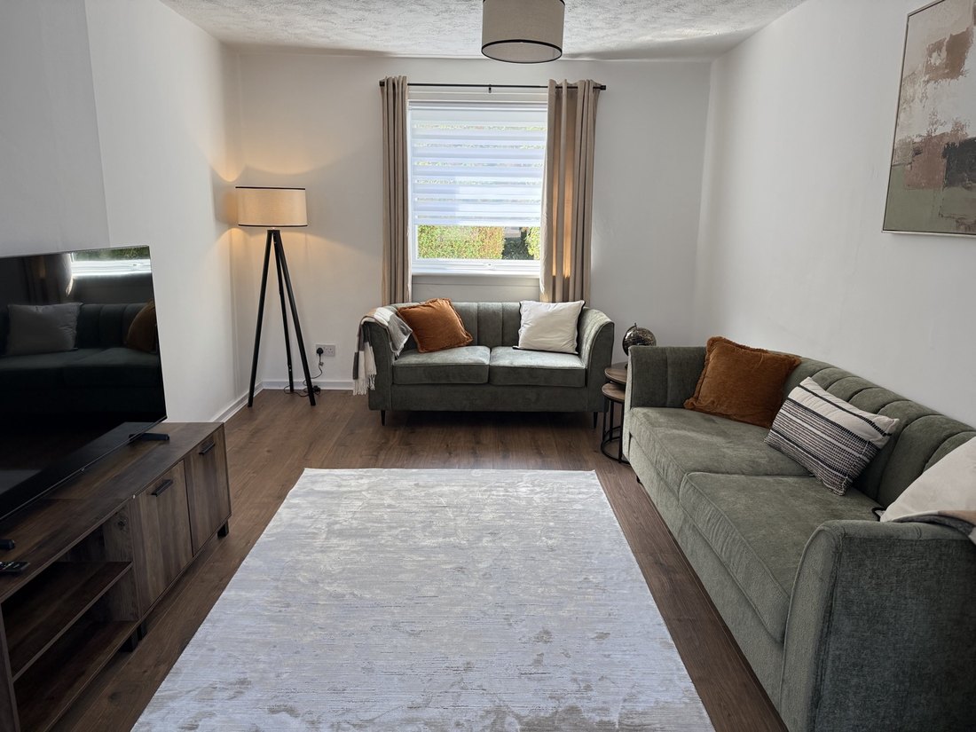 Finished and furnished refurbishment by Gracie Maintenance