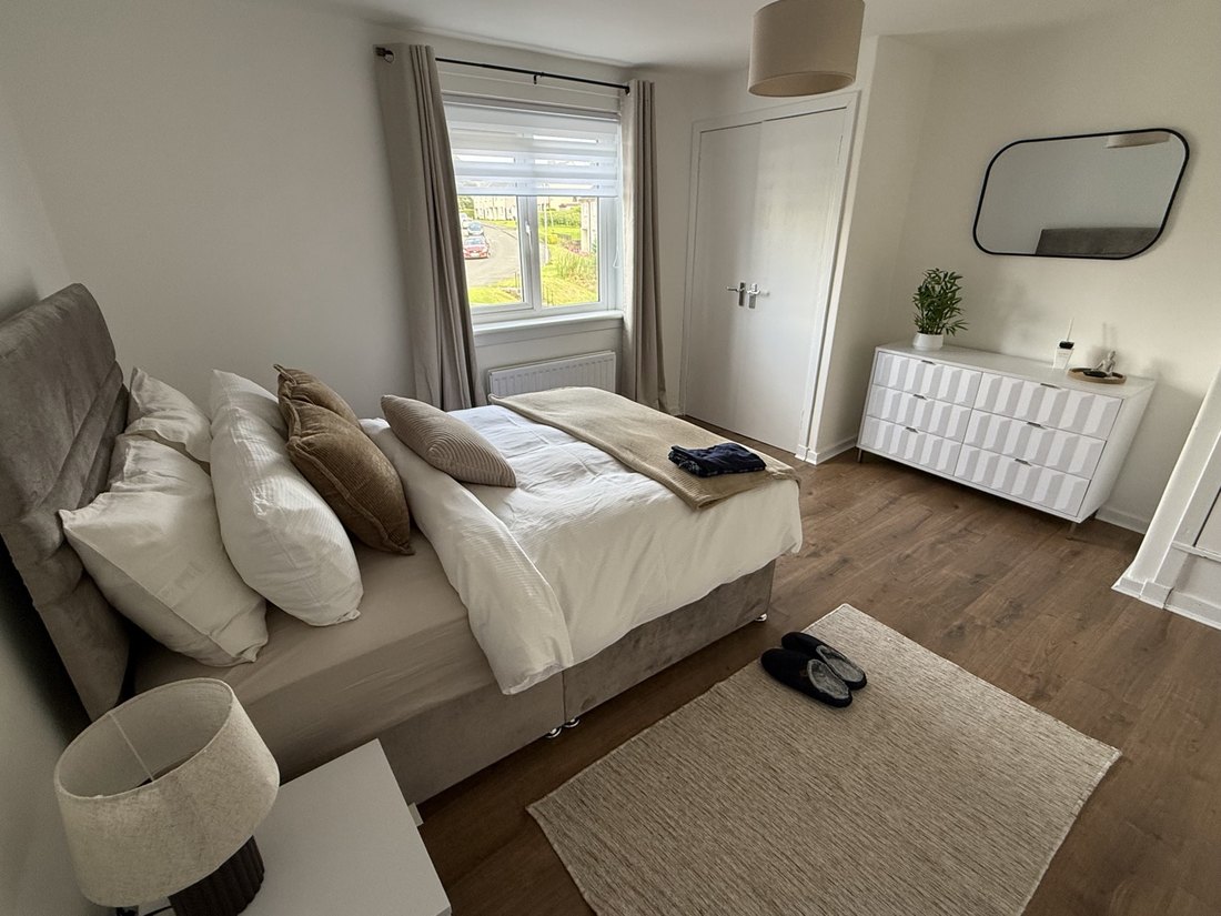 Finished and furnished refurbishment by Gracie Maintenance