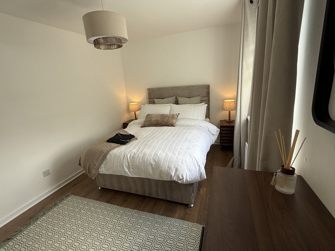 Finished and furnished refurbishment by Gracie Maintenance